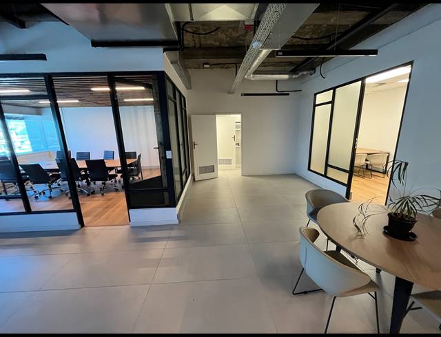 197M² OFFICE TO LET IN FORESHORE